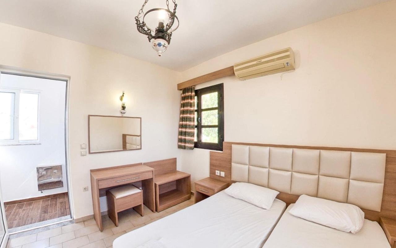 Coralli Apartments Pefki  Экстерьер фото